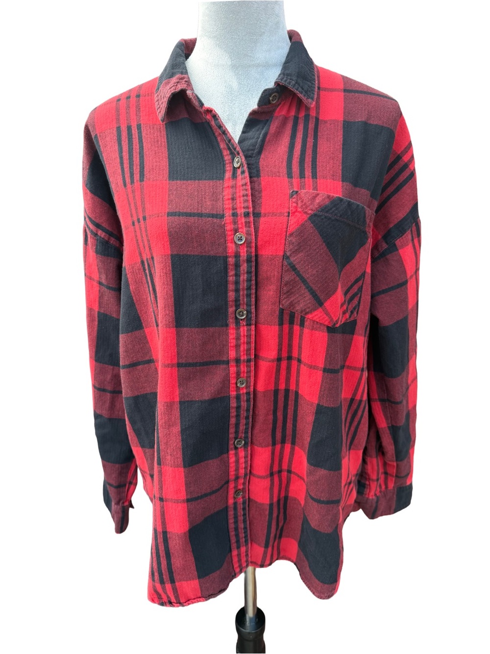 Old Navy Women Boyfriend Flannel Shirt Size L Red Black Plaid Soft Faded Grunge
